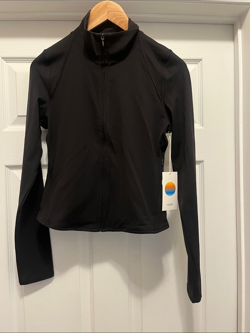 NWT Vuori all the feels full zip jacket in black